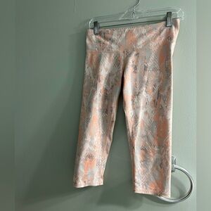 Alo Yoga Airbrush Capri Leggings